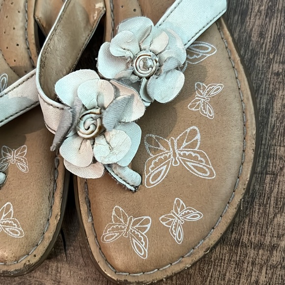Born Sandals 🌸 - Picture 2 of 7